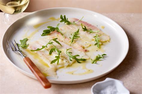 カルパッチョ 魚 おすすめ：海の恵みを味わう芸術